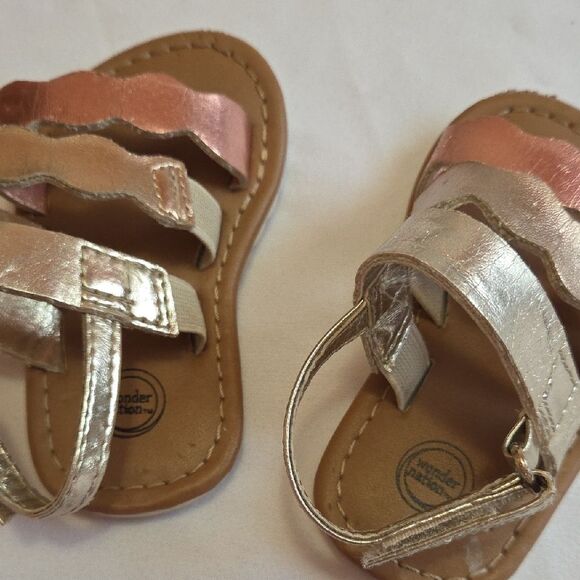 Wonder Nation Pink and Gold Sandals Size 3 - Picture 2 of 5